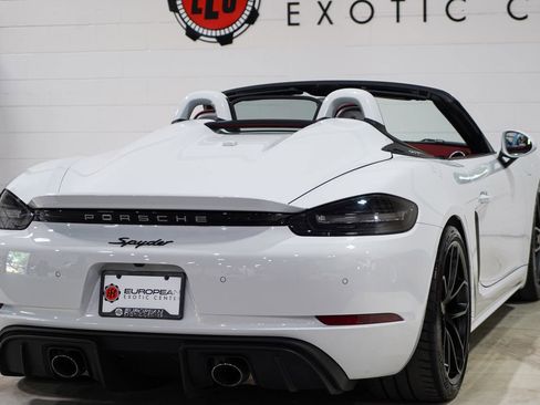 Used 2020 Porsche 718 Boxster Spyder RWD image 35
