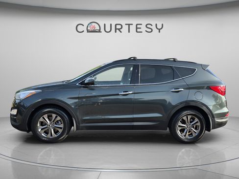 Used 2013 Hyundai Santa Fe Sport FWD image 2