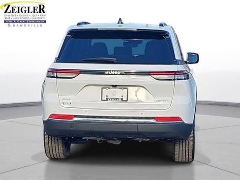 Used 2023 Jeep Grand Cherokee Limited image 6