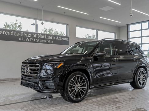 New 2026 Mercedes-Benz GLS 450 4MATIC image 3
