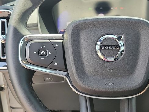 Used 2025 Volvo XC40 B5 Core AWD/4WD image 18