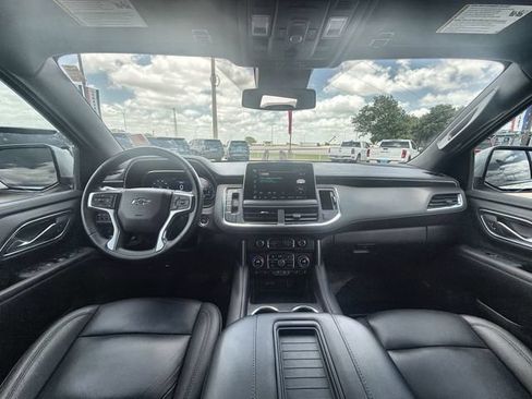 Used 2024 Chevrolet Suburban Z71 w/ Luxury Package AWD/4WD image 19