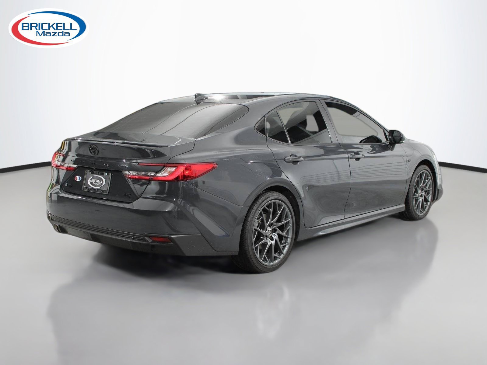 Used 2025 Toyota Camry SE FWD image 5
