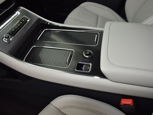 New 2026 Lincoln Aviator AWD image 31