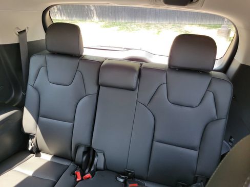 Used 2025 Kia Telluride S FWD image 32