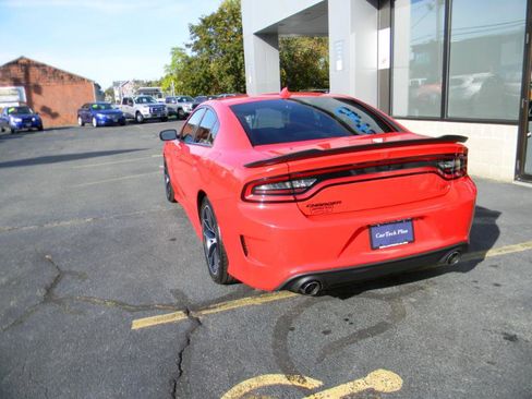 Used 2018 Dodge Charger R/T Scat Pack image 8
