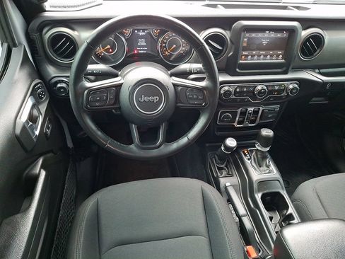 Used 2022 Jeep Wrangler Unlimited Sport AWD/4WD image 2