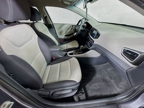 Used 2017 Hyundai Ioniq SEL image 32