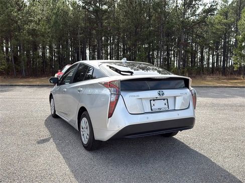 Used 2016 Toyota Prius Four w/ Advanced Technology Package image 3