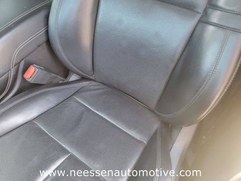 Used 2022 Lincoln Corsair FWD w/ Premium Package image 16