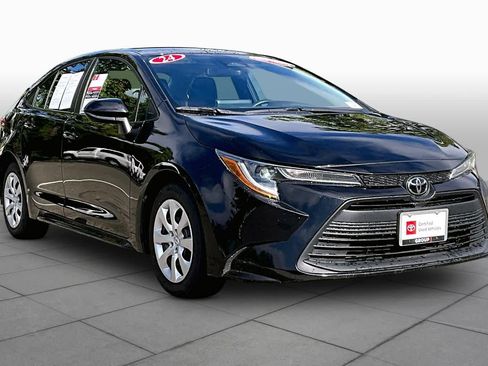 Certified 2024 Toyota Corolla LE image 2