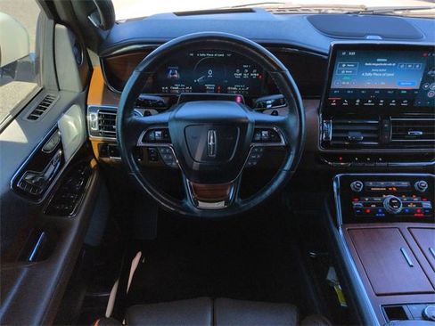 Used 2023 Lincoln Navigator L Reserve image 16
