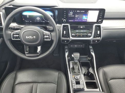 Used 2023 Kia Sorento SX AWD/4WD image 16