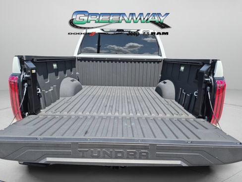 Used 2025 Toyota Tundra Platinum AWD/4WD image 5