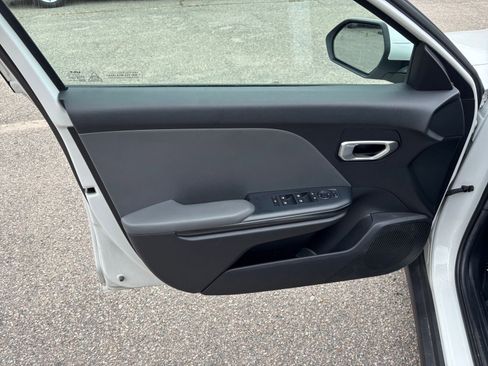 Used 2025 Kia K4 FWD image 18