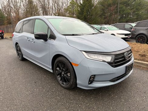 Used 2023 Honda Odyssey Sport image 7