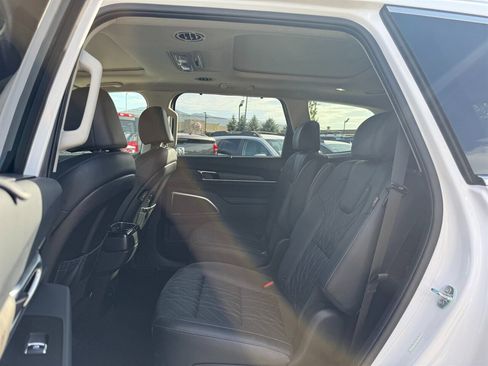Used 2025 Kia Telluride SX w/ SX Captain's Chair Package FWD image 13