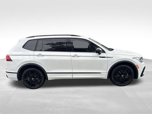 Used 2022 Volkswagen Tiguan SE R-Line FWD image 8