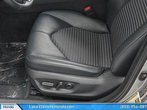 Used 2019 Toyota Camry SE FWD image 16