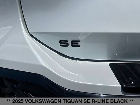 Used 2025 Volkswagen Tiguan SE R-Line AWD/4WD image 15