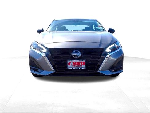 Used 2024 Nissan Altima 2.5 SV FWD image 9