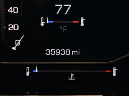 Used 2024 GMC Sierra 3500 SLE w/ SLE Convenience Package image 16