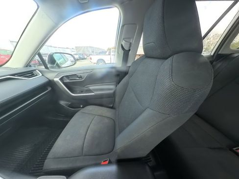Used 2020 Toyota RAV4 LE image 24
