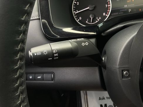 Used 2023 Nissan Pathfinder SL w/ SL Premium Package FWD image 41