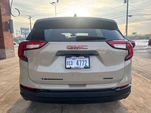 Certified 2023 GMC Terrain SLE w/ Driver Convenience Package image 9