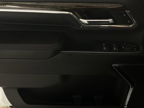 Used 2024 GMC Sierra 3500 SLE w/ Preferred Package image 25