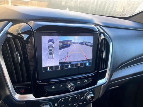 Used 2023 Chevrolet Traverse LT w/ LT Premium Package AWD/4WD image 19