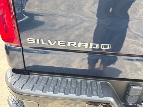 Used 2022 Chevrolet Silverado 1500 ZR2 w/ Technology Package AWD/4WD image 17