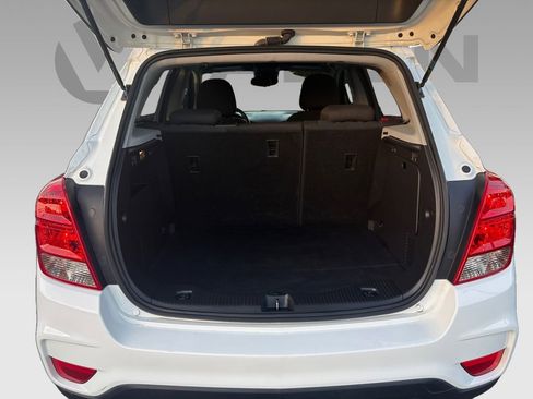 Used 2022 Chevrolet Trax LS w/ Tint and Cruise Package image 23