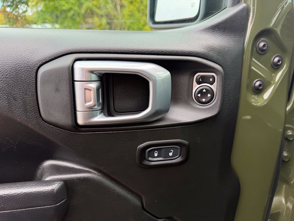 Used 2023 Jeep Wrangler Unlimited Sport AWD/4WD image 13