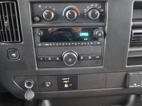 Used 2024 GMC Savana 2500 w/ Driver Convenience Package image 25