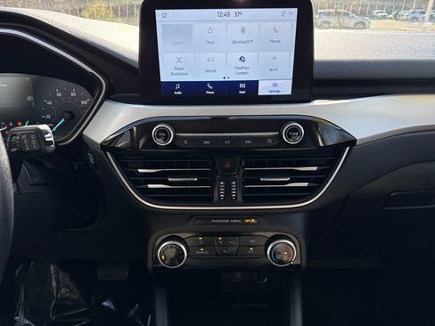 Used 2021 Ford Escape SE image 17