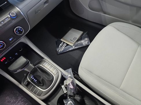 New 2026 Hyundai Kona SE FWD image 25