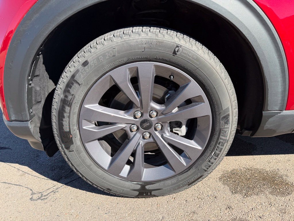 Used 2022 Ford Explorer XLT w/ Equipment Group 202A AWD/4WD image 8