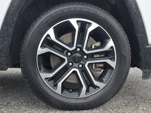 Used 2023 Jeep Compass Limited image 8