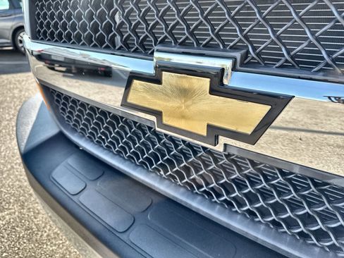 Used 2023 Chevrolet Express 2500 w/ Driver Convenience Package image 26