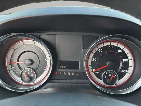 Used 2016 Dodge Grand Caravan SE FWD image 28