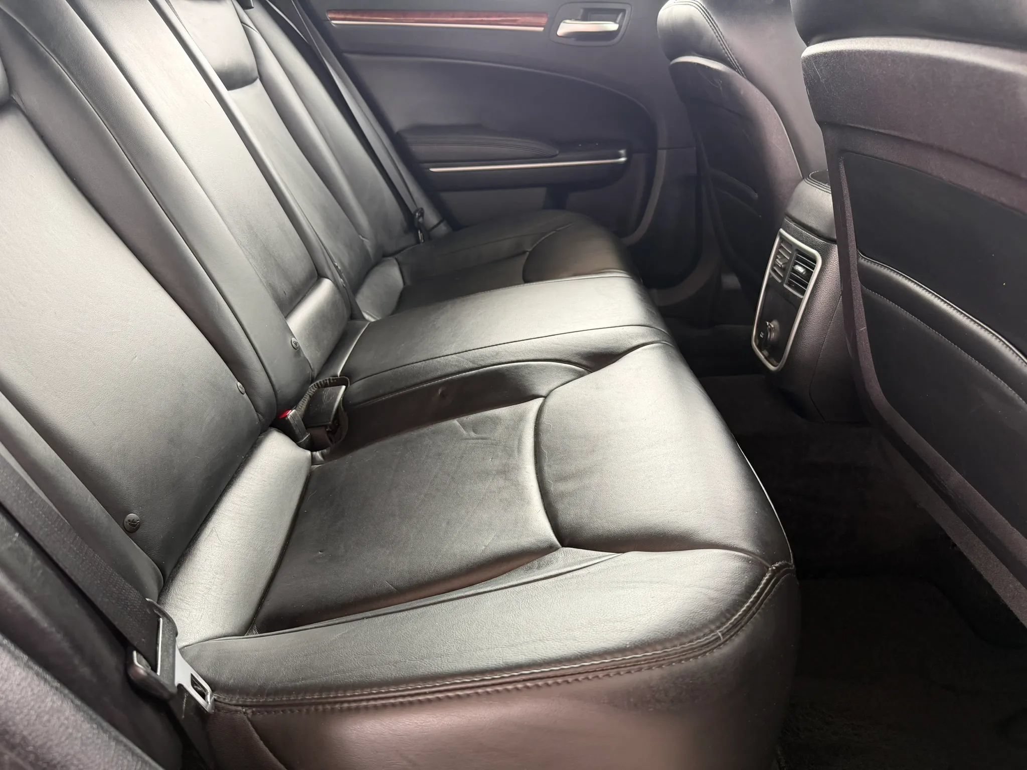 Used 2013 Chrysler 300 RWD image 12