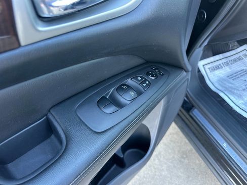 Used 2016 Nissan Pathfinder Platinum image 37
