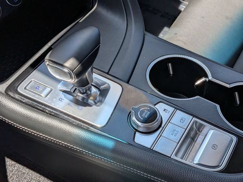 Used 2025 Genesis G70 2.5T RWD image 23