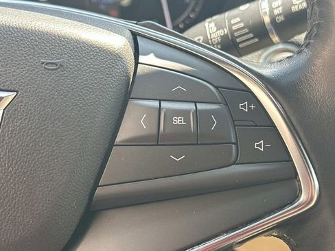 Used 2019 Cadillac XT5 FWD image 22