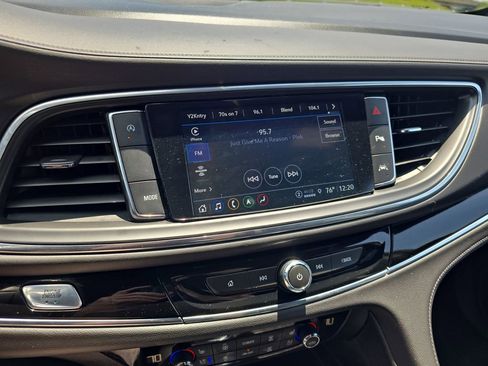 Used 2024 Buick Enclave Avenir w/ Trailering Package, 5000 lbs. FWD image 21