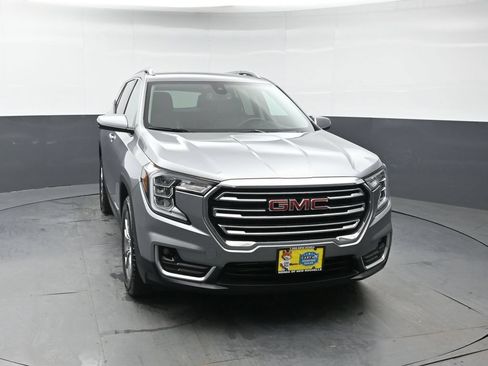 Used 2024 GMC Terrain SLT AWD/4WD image 9