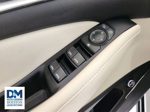 Used 2024 Buick Enclave Essence w/ Sport Touring Edition image 34