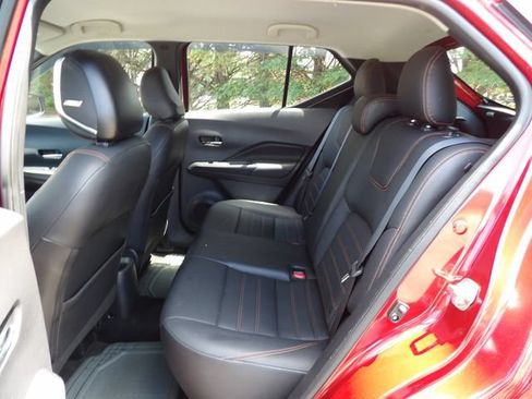 Used 2019 Nissan Kicks SR w/ SR Premium Package FWD image 8