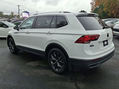 Used 2022 Volkswagen Tiguan SE w/ Panoramic Sunroof Package image 6